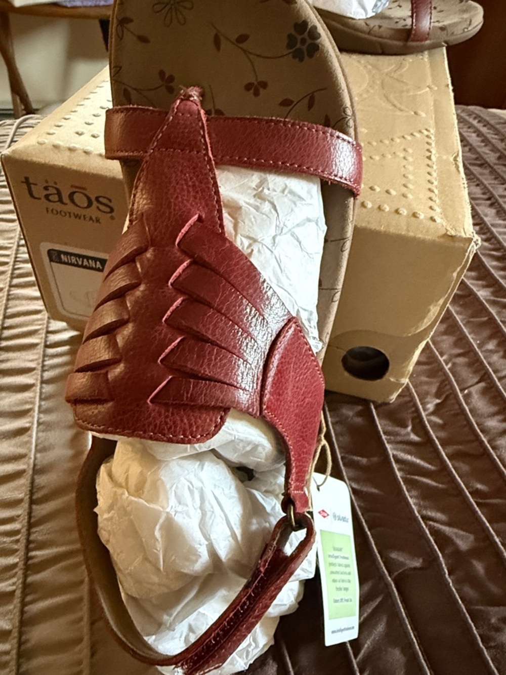NIRVANA Women's Red Leather Slingback Sandals.  Taos.  Make offer! - Picture 4 of 6